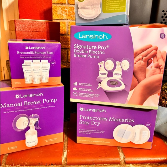 Lansinoh Breastfeeding Set - Purple and White - Picture 1 of 2